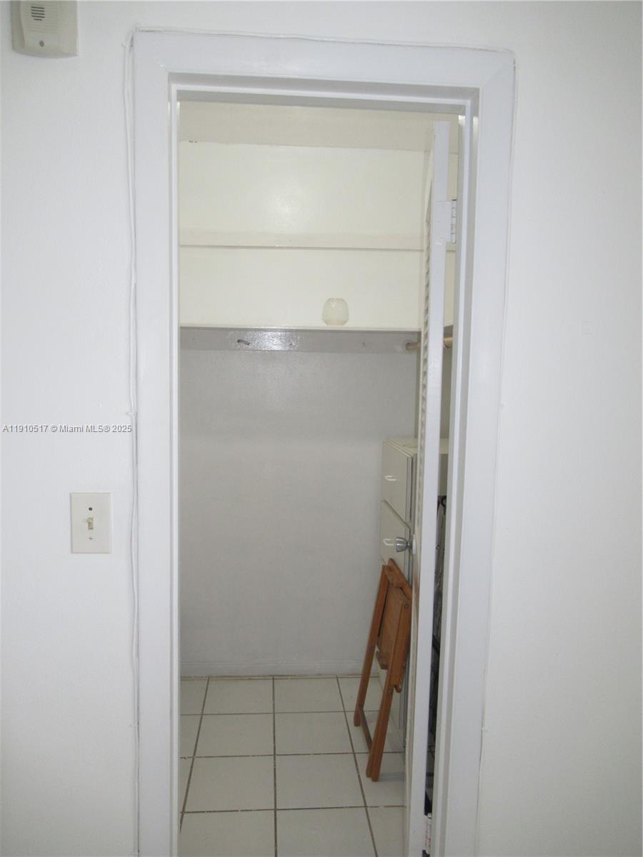 PARADISE VILLAS CONDO - Residential Lease