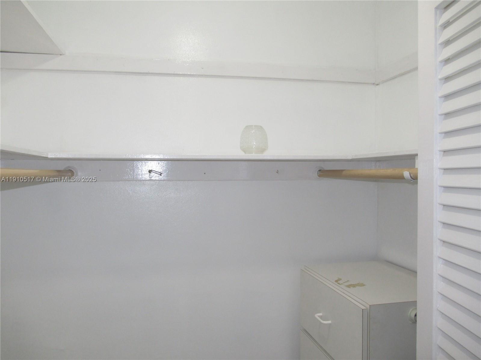 PARADISE VILLAS CONDO - Residential Lease