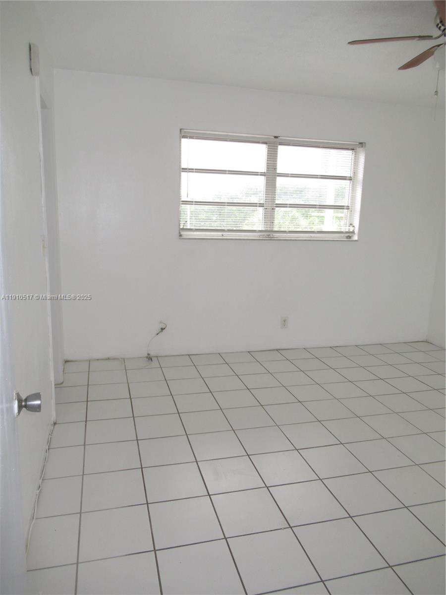 PARADISE VILLAS CONDO - Residential Lease