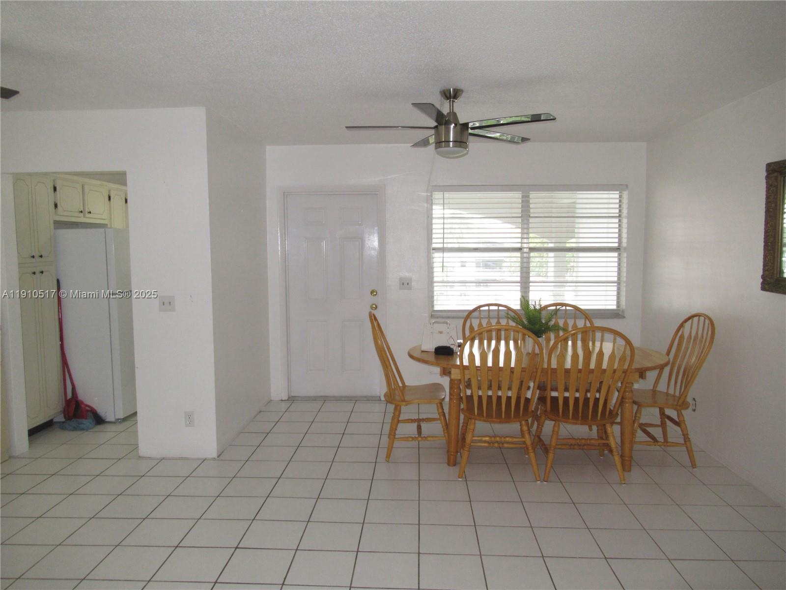 PARADISE VILLAS CONDO - Residential Lease