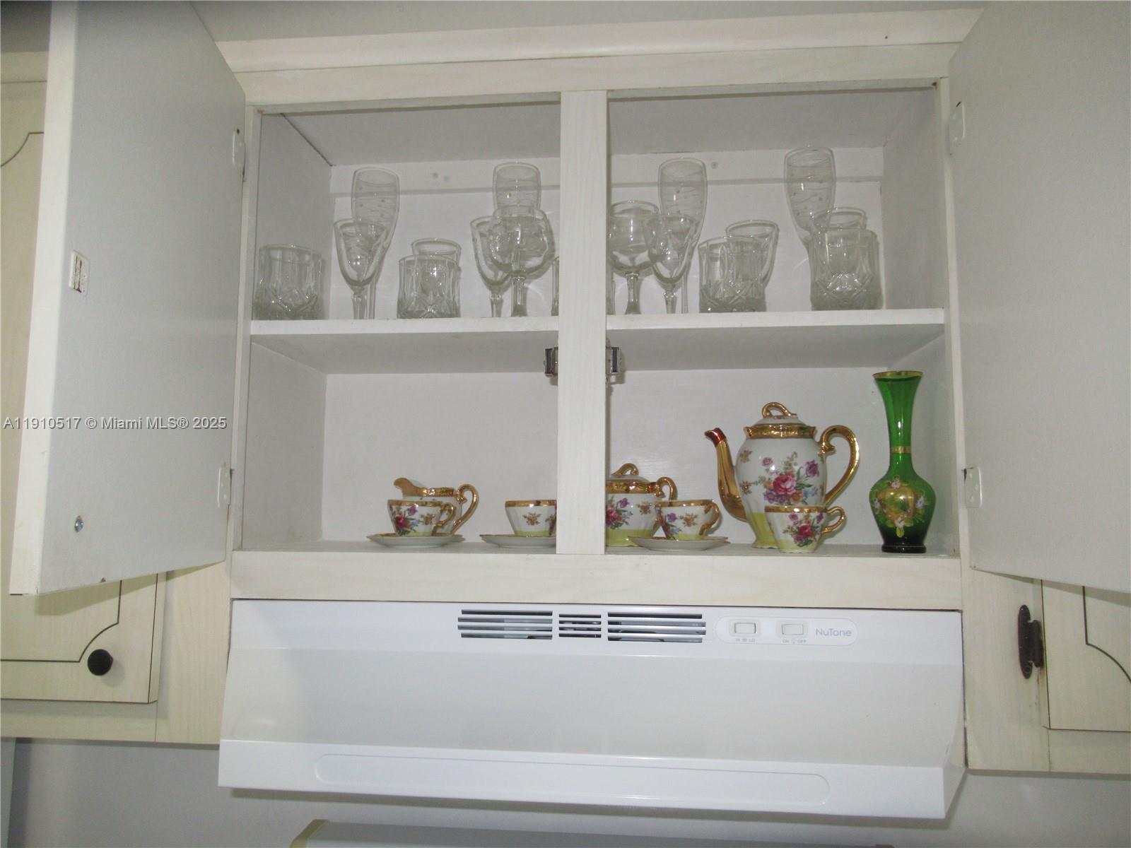 PARADISE VILLAS CONDO - Residential Lease