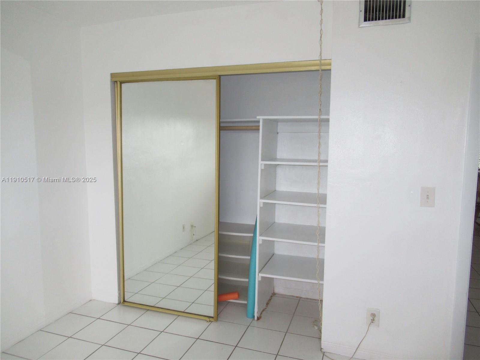 PARADISE VILLAS CONDO - Residential Lease