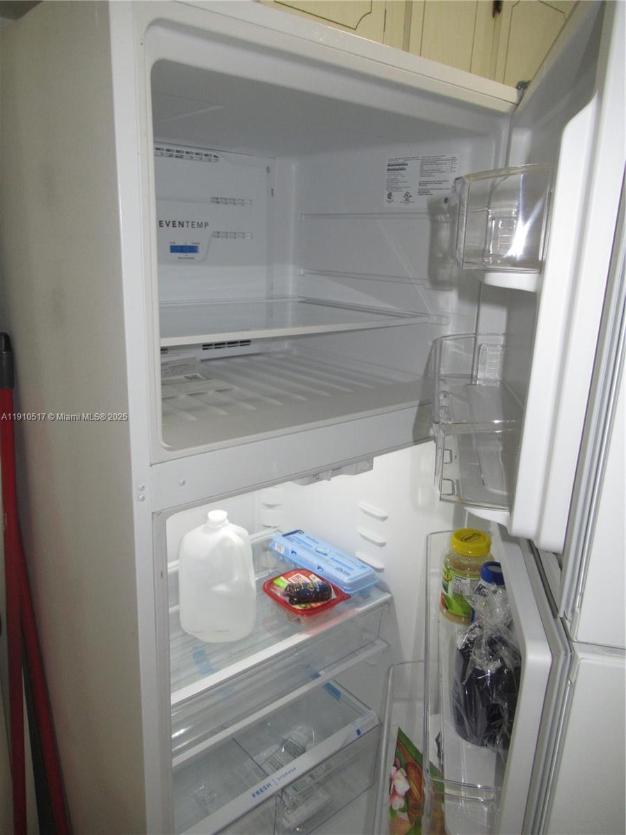 PARADISE VILLAS CONDO - Residential Lease