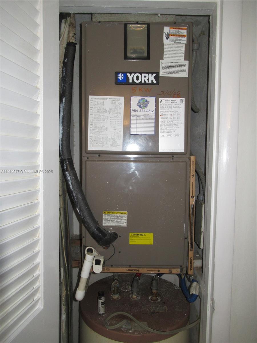 PARADISE VILLAS CONDO - Residential Lease