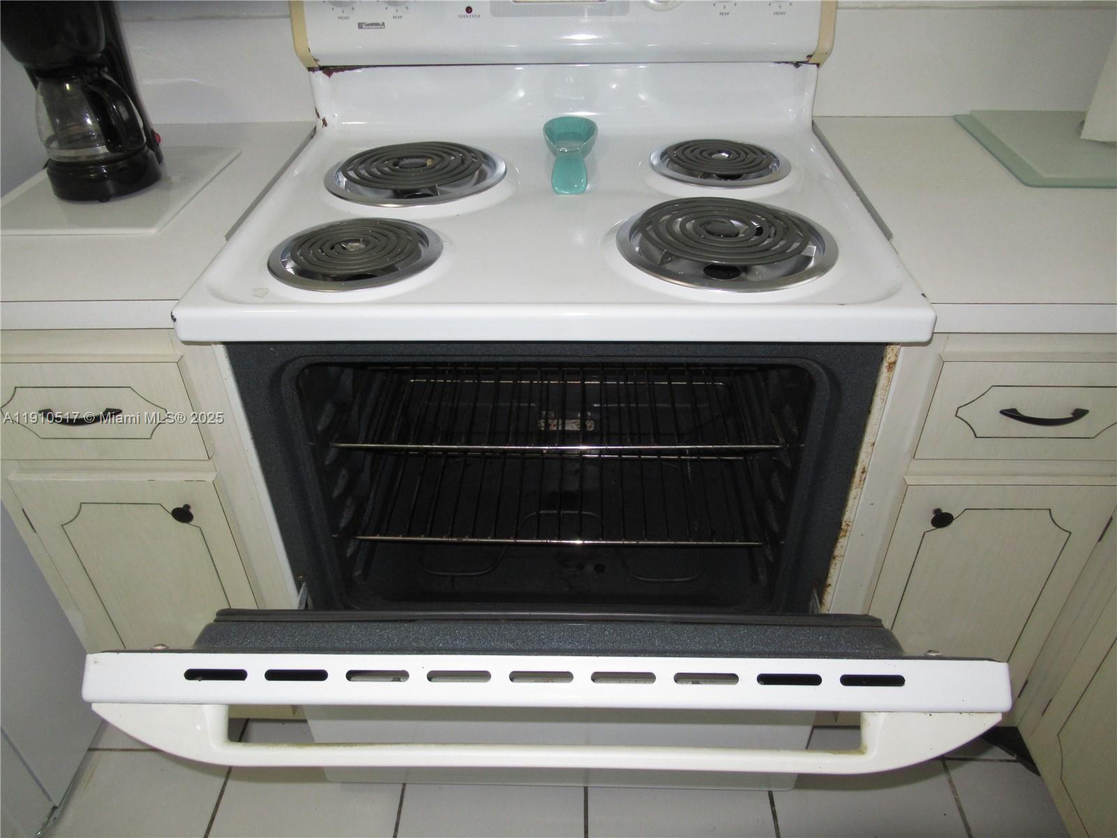 PARADISE VILLAS CONDO - Residential Lease