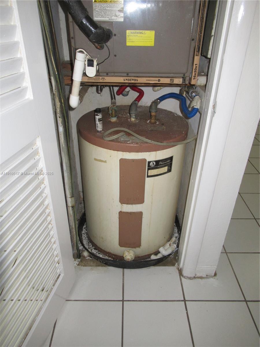 PARADISE VILLAS CONDO - Residential Lease