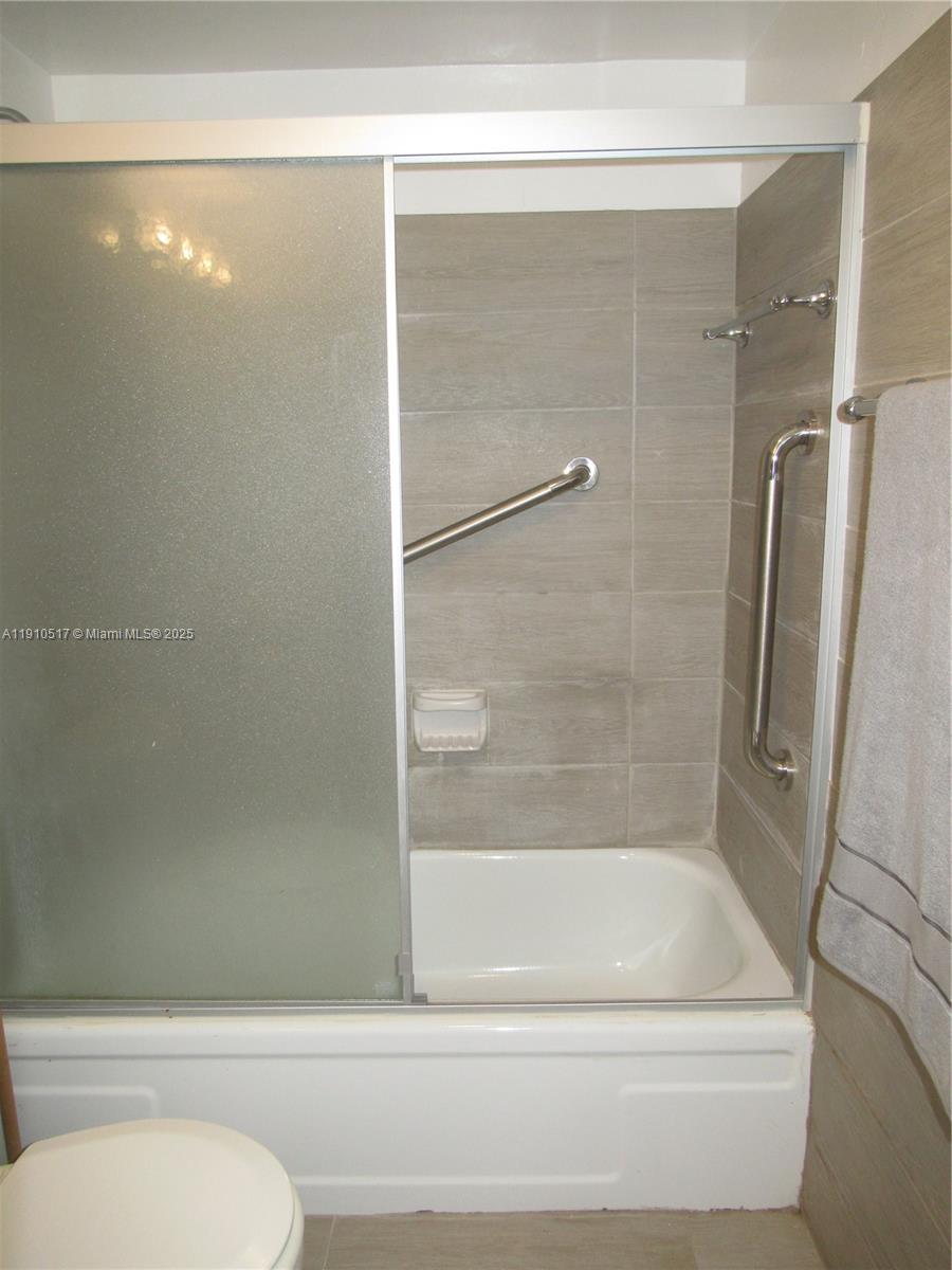 PARADISE VILLAS CONDO - Residential Lease