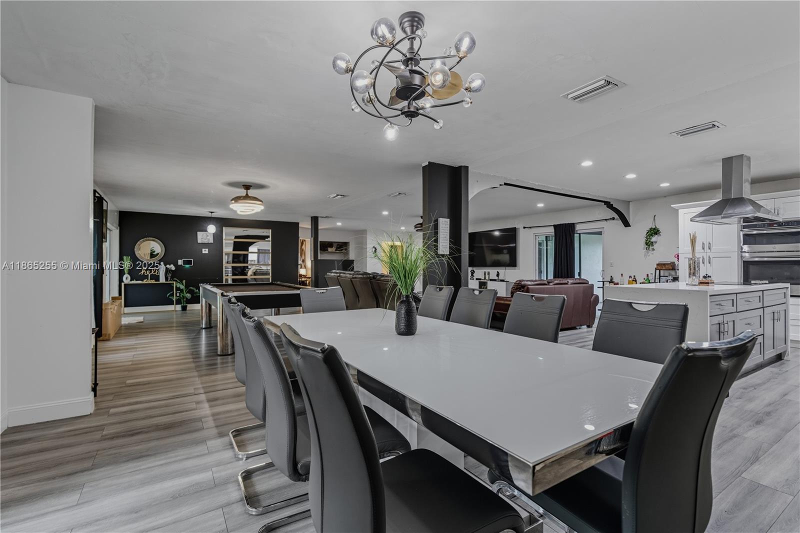 ROLLING OAKS ESTATES SEC - Residential