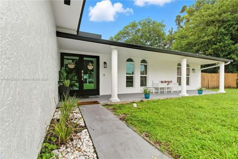 1672 NW 192nd Ter Miami Gardens FL 33169