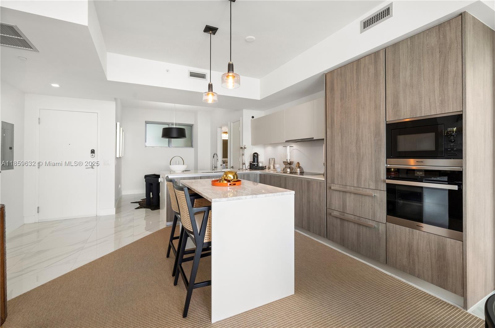 BISCAYNE BEACH CONDO - Residential