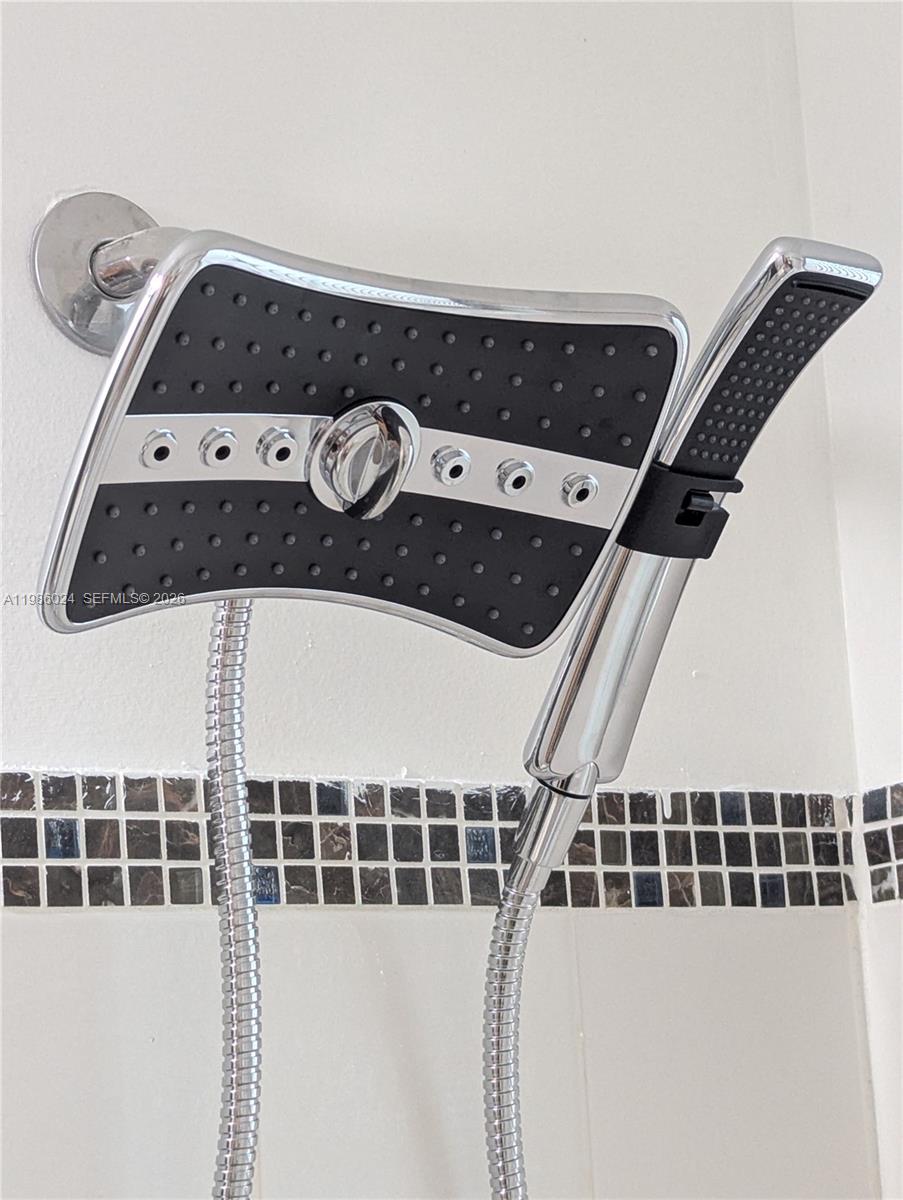 EL CHIOGGIOTTO CONDO - Residential Lease