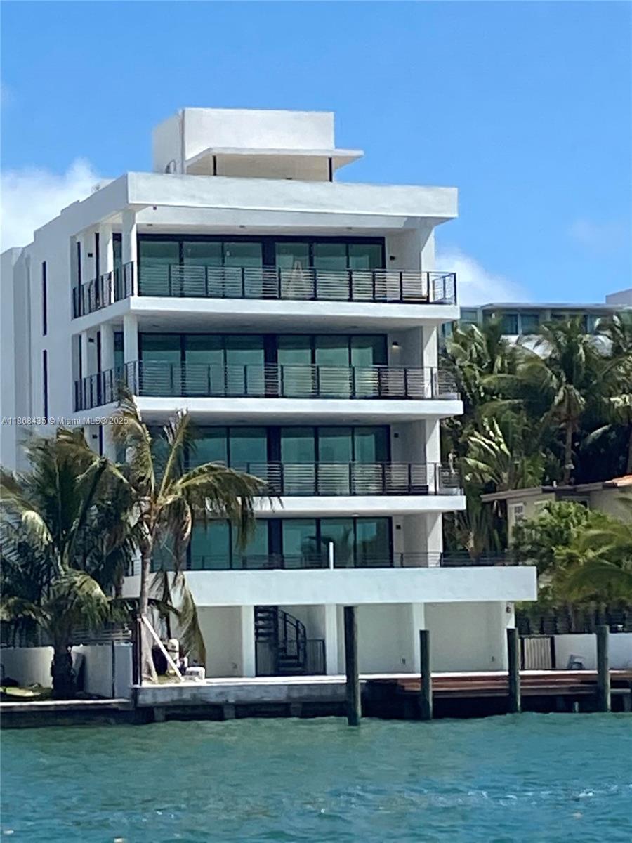 1930 Bay Rd Third Level Un 2