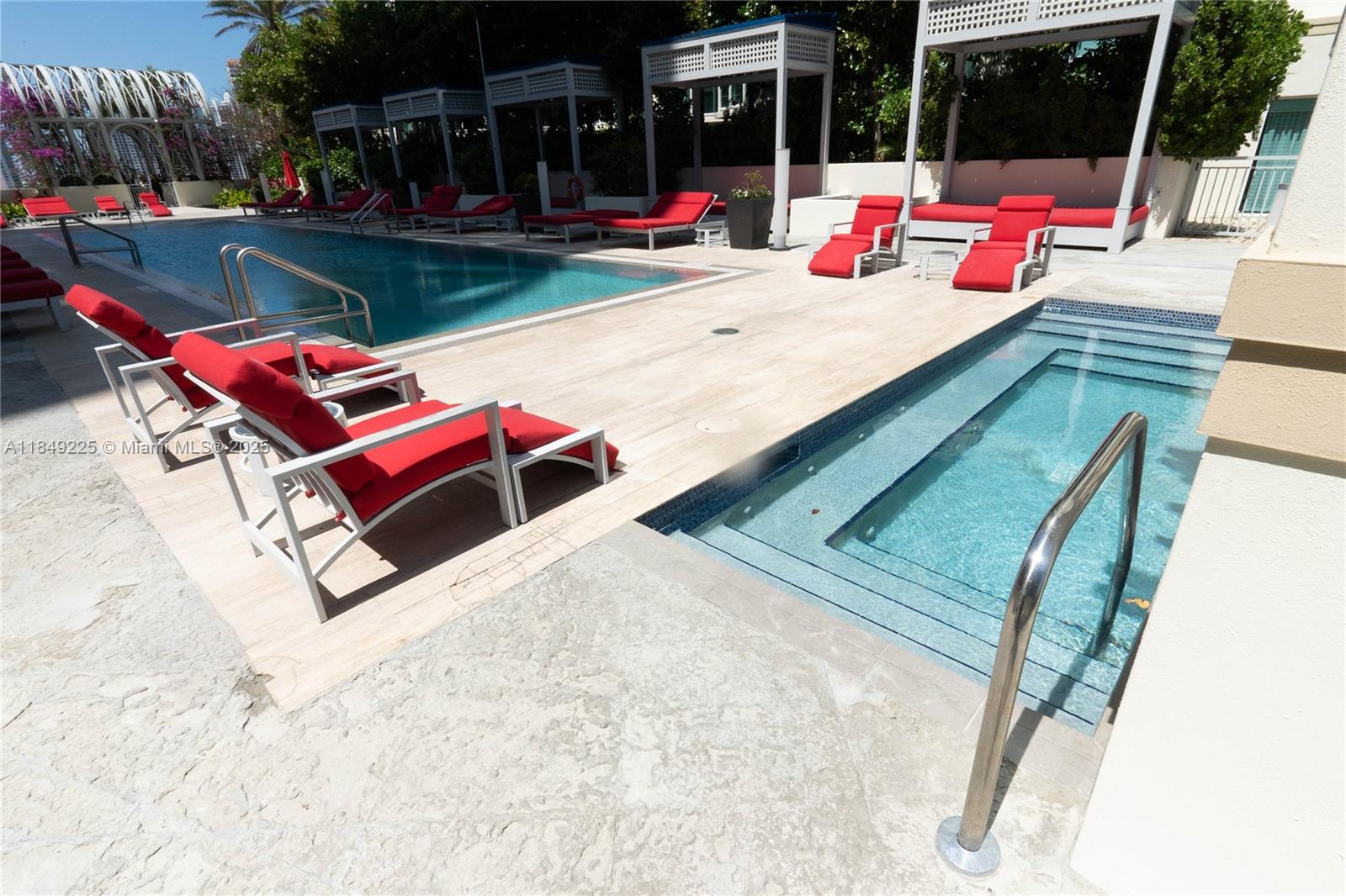 ST TROPEZ ON THE BAY 1 CO - Residential Lease