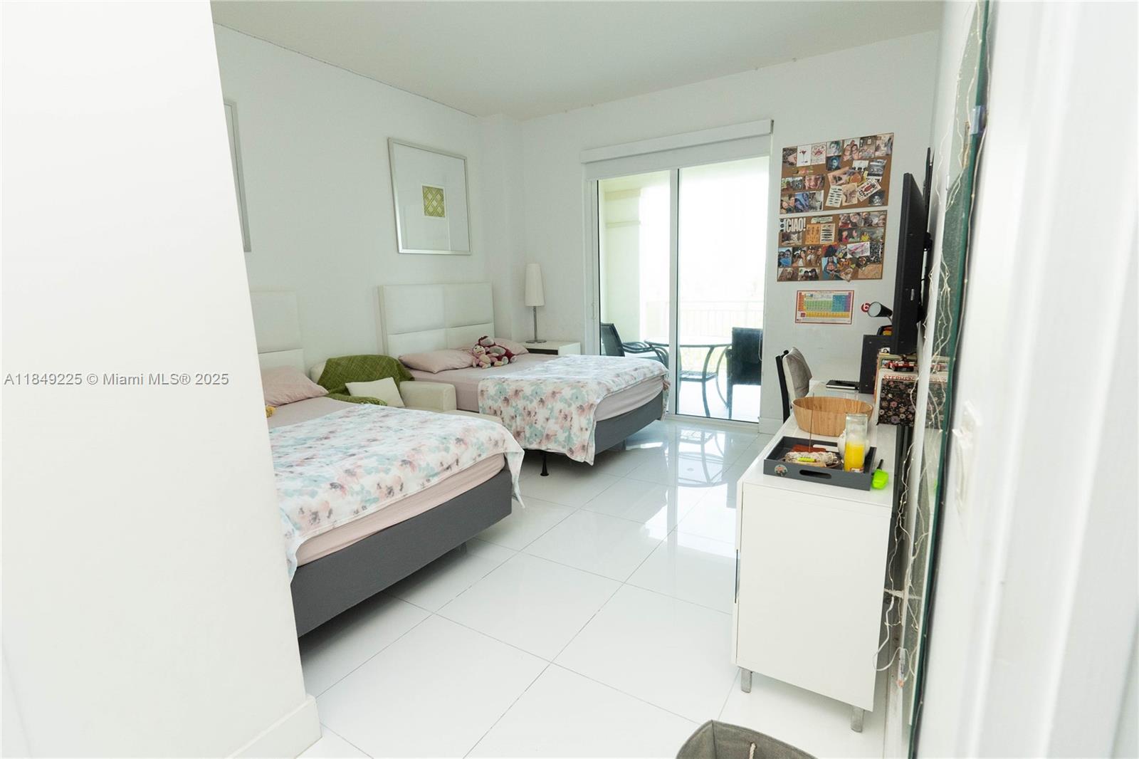 ST TROPEZ ON THE BAY 1 CO - Residential Lease