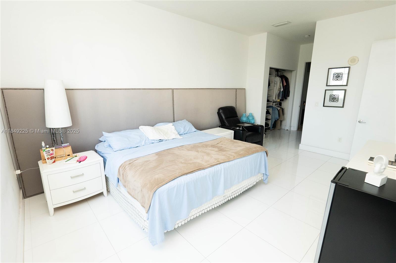 ST TROPEZ ON THE BAY 1 CO - Residential Lease