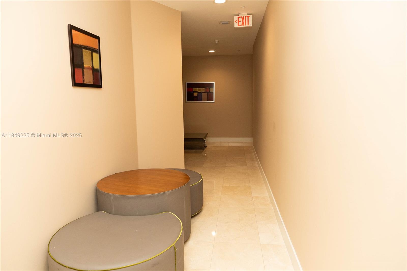 ST TROPEZ ON THE BAY 1 CO - Residential Lease