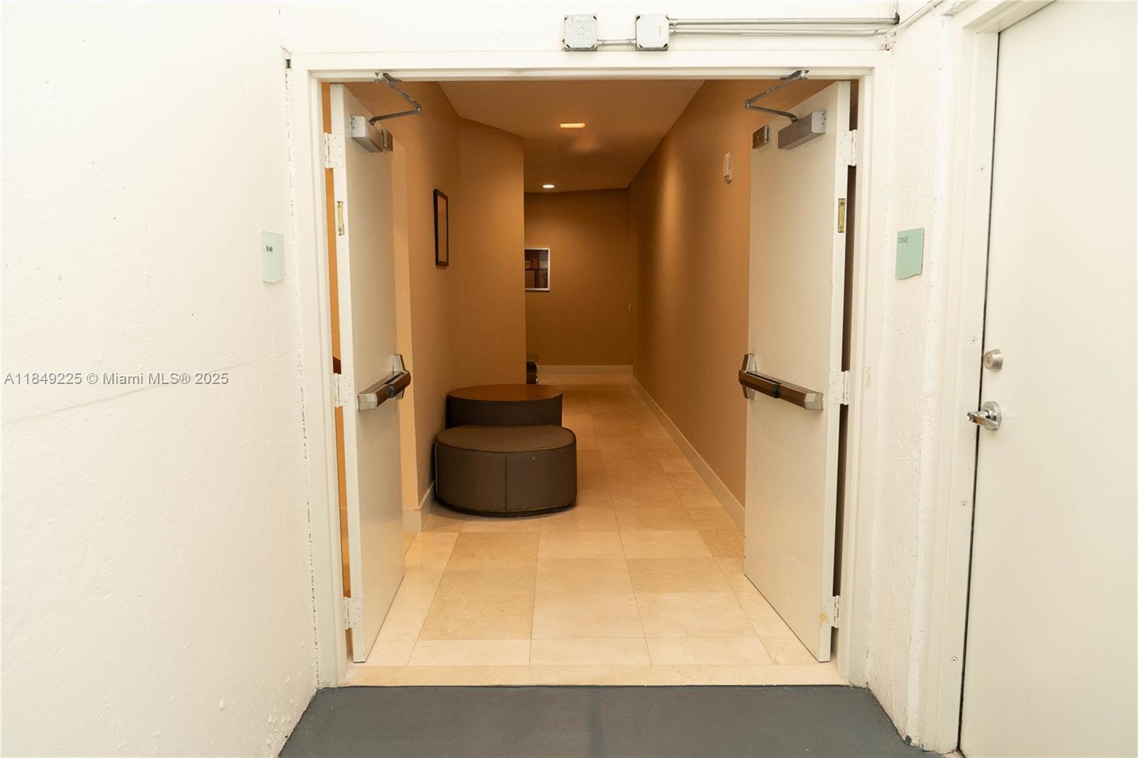 150 Sunny Isles Blvd 1-TH403