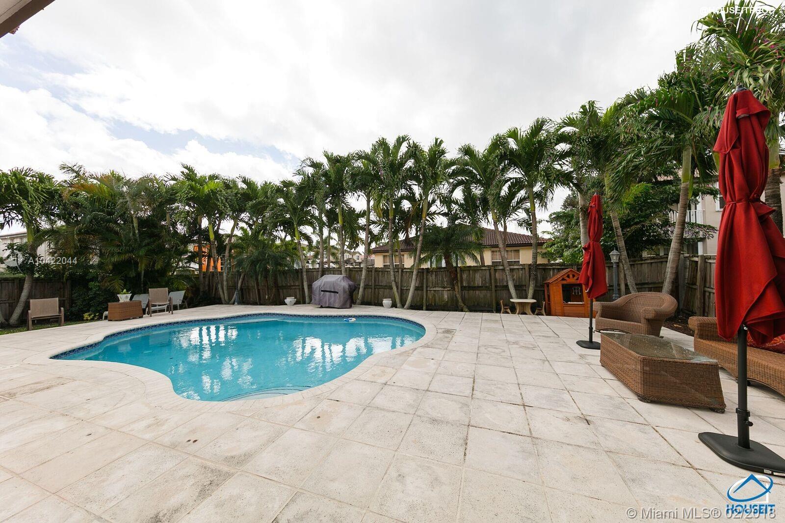 A B AT TAMIAMI TRAIL PHAS - Residential