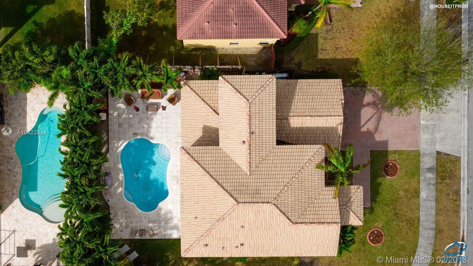 A B AT TAMIAMI TRAIL PHAS - Residential