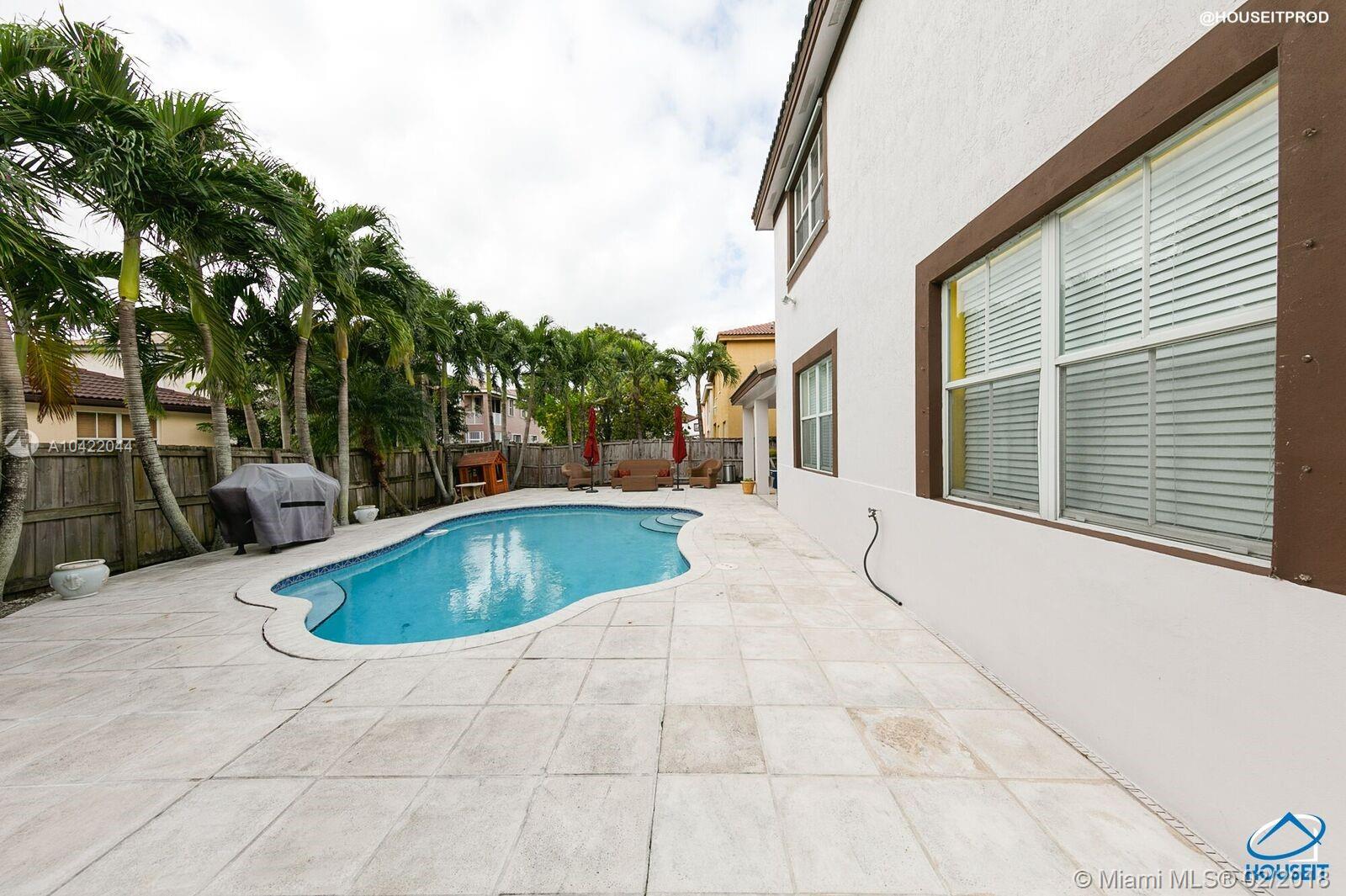 A B AT TAMIAMI TRAIL PHAS - Residential