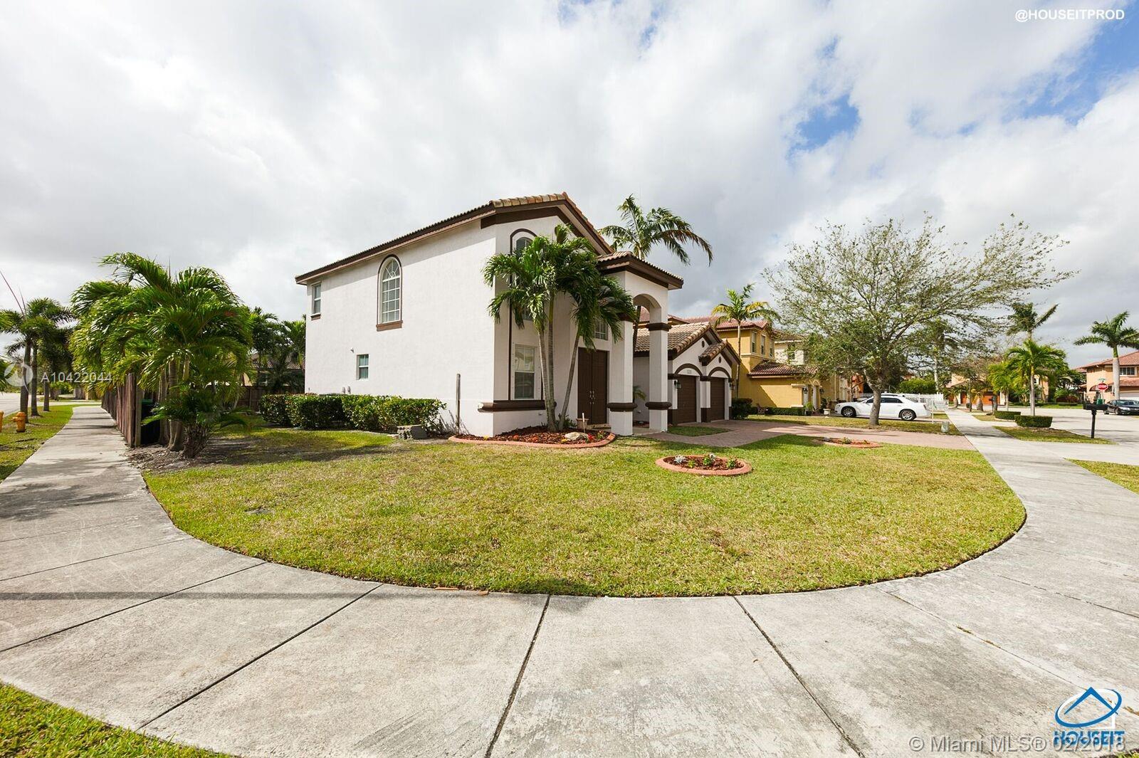 A B AT TAMIAMI TRAIL PHAS - Residential