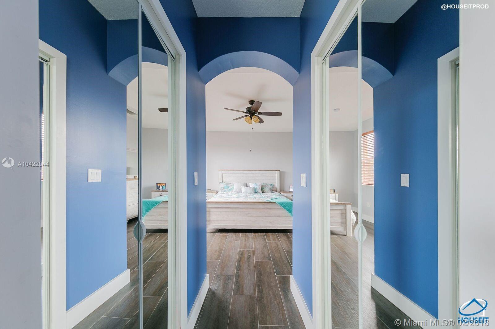 A B AT TAMIAMI TRAIL PHAS - Residential