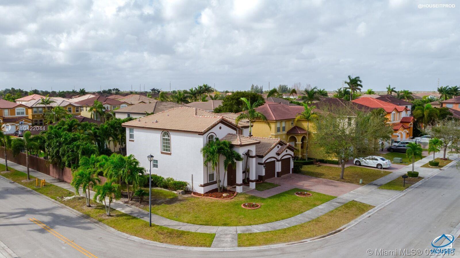 A B AT TAMIAMI TRAIL PHAS - Residential