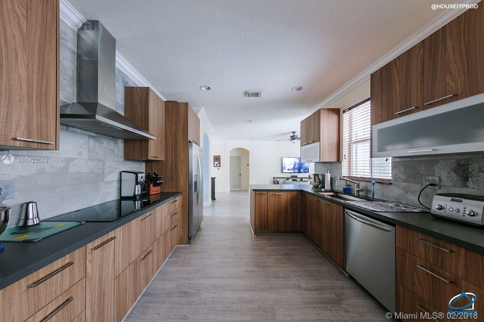 A B AT TAMIAMI TRAIL PHAS - Residential