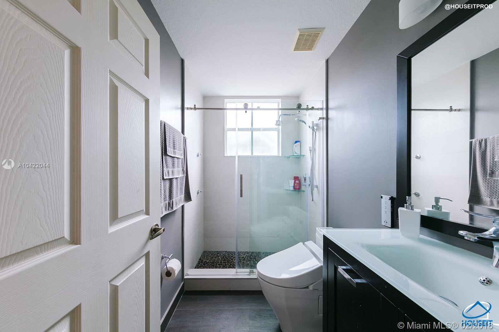 A B AT TAMIAMI TRAIL PHAS - Residential