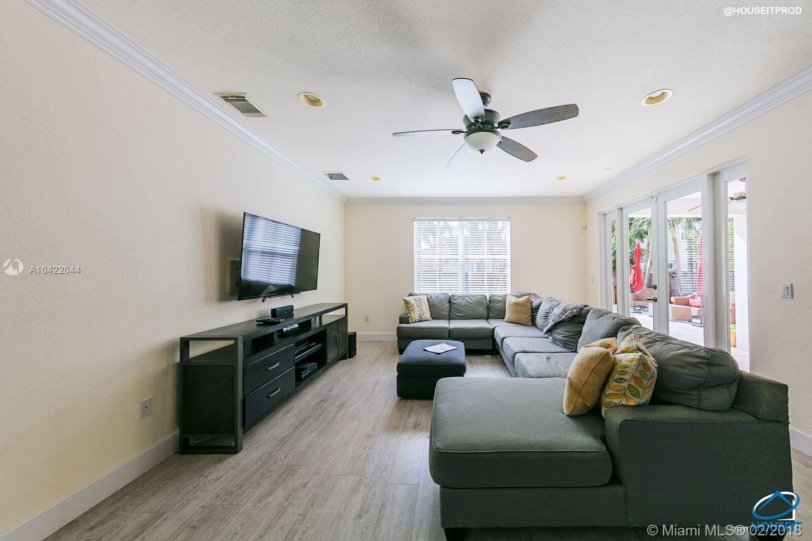 A B AT TAMIAMI TRAIL PHAS - Residential