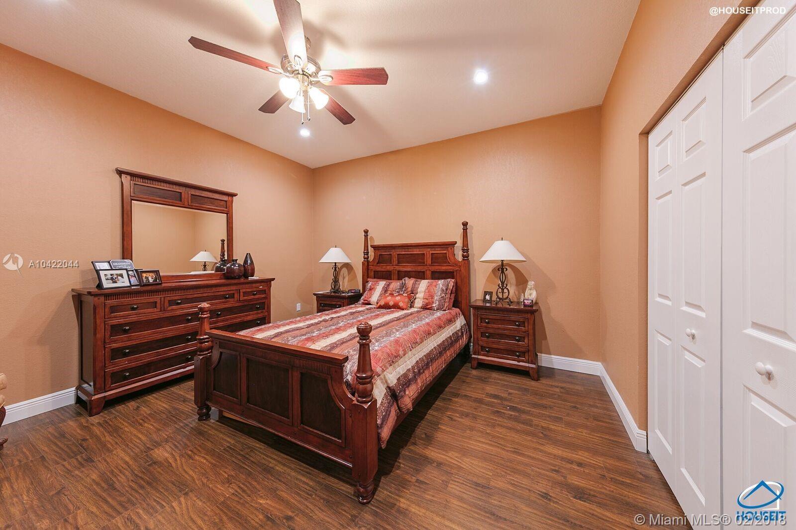 A B AT TAMIAMI TRAIL PHAS - Residential