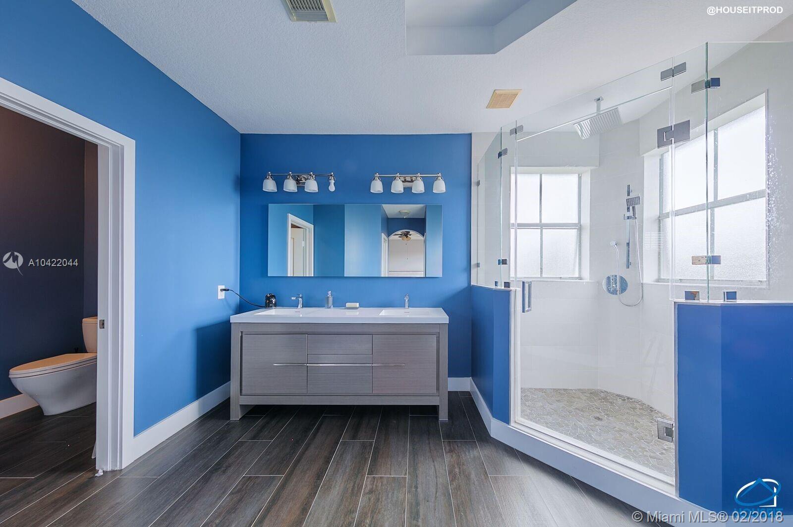 A B AT TAMIAMI TRAIL PHAS - Residential