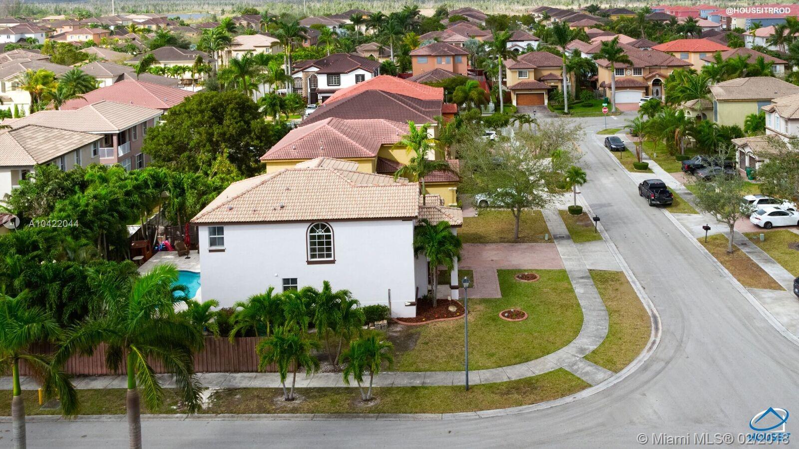 A B AT TAMIAMI TRAIL PHAS - Residential