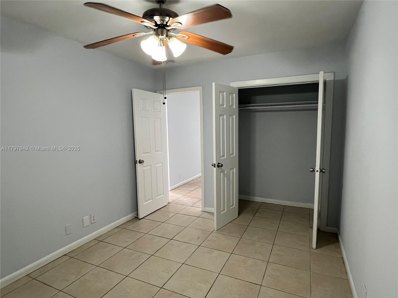 LINCOLN PARK - Residential Lease