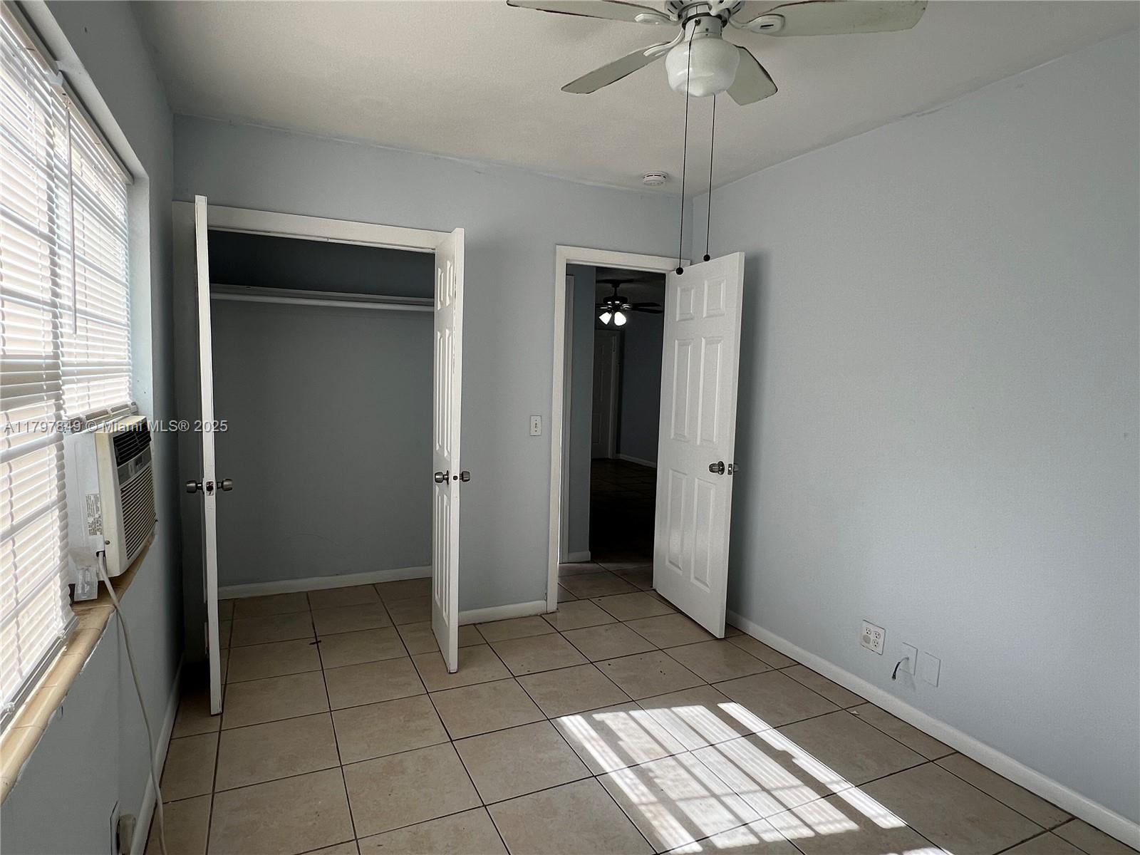 LINCOLN PARK - Residential Lease