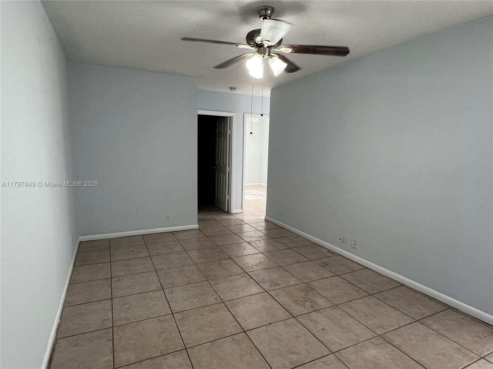 LINCOLN PARK - Residential Lease