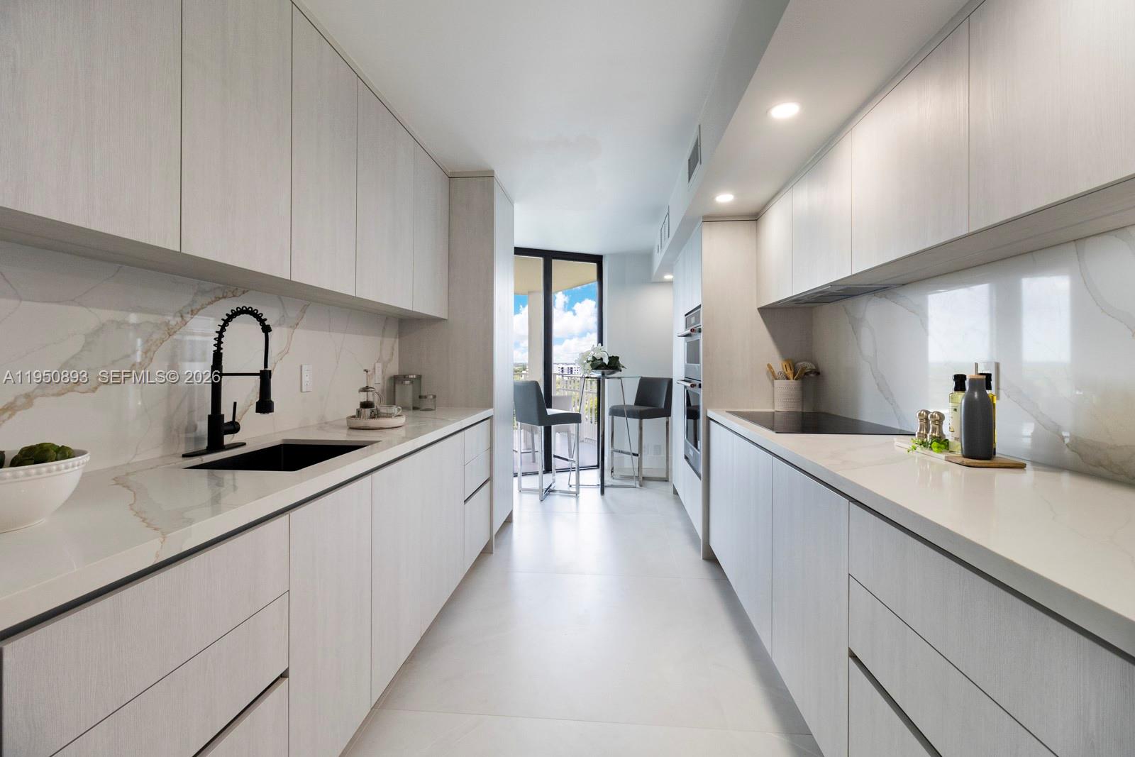 TOWERS OF QUAYSIDE CONDO - Residential