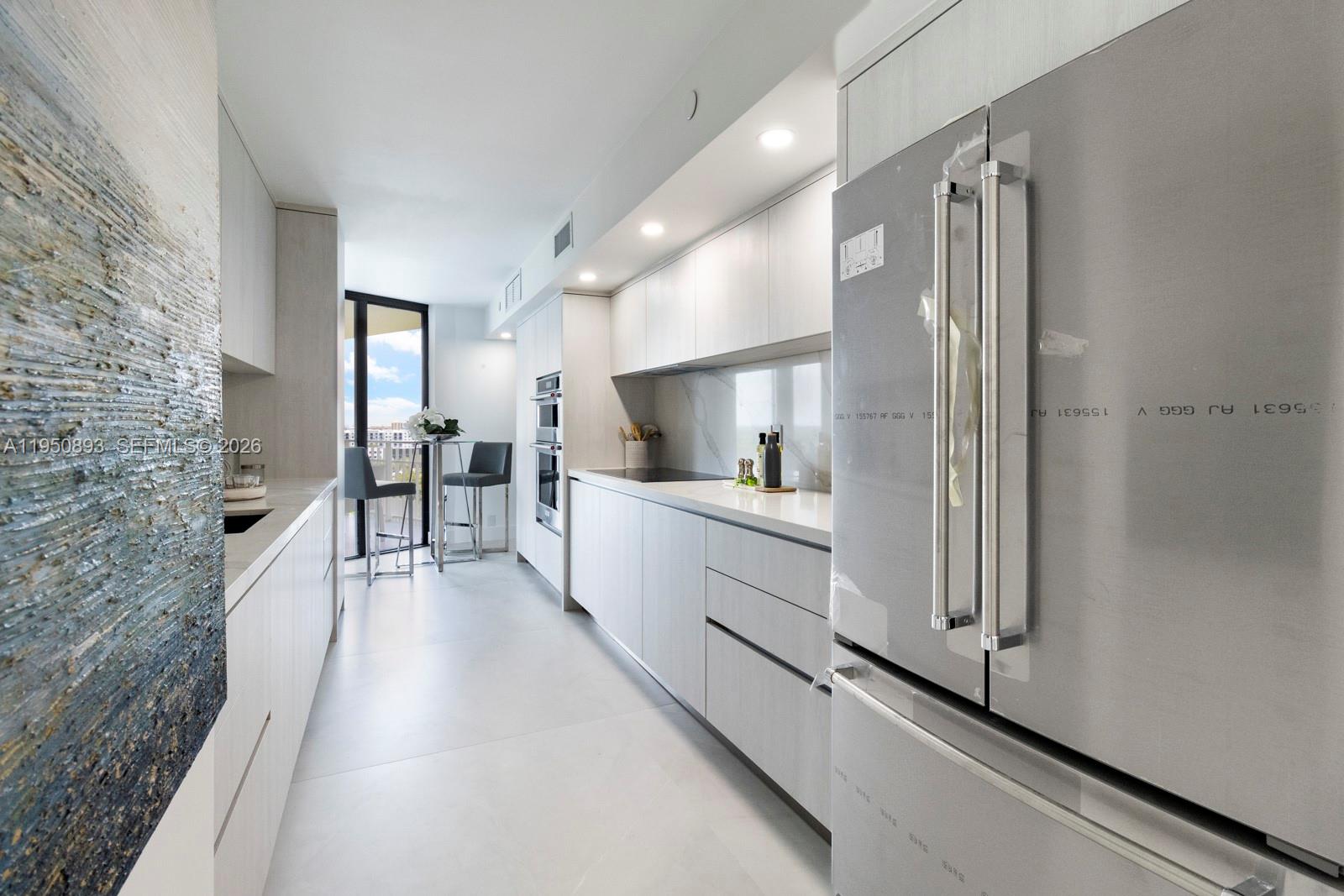 TOWERS OF QUAYSIDE CONDO - Residential