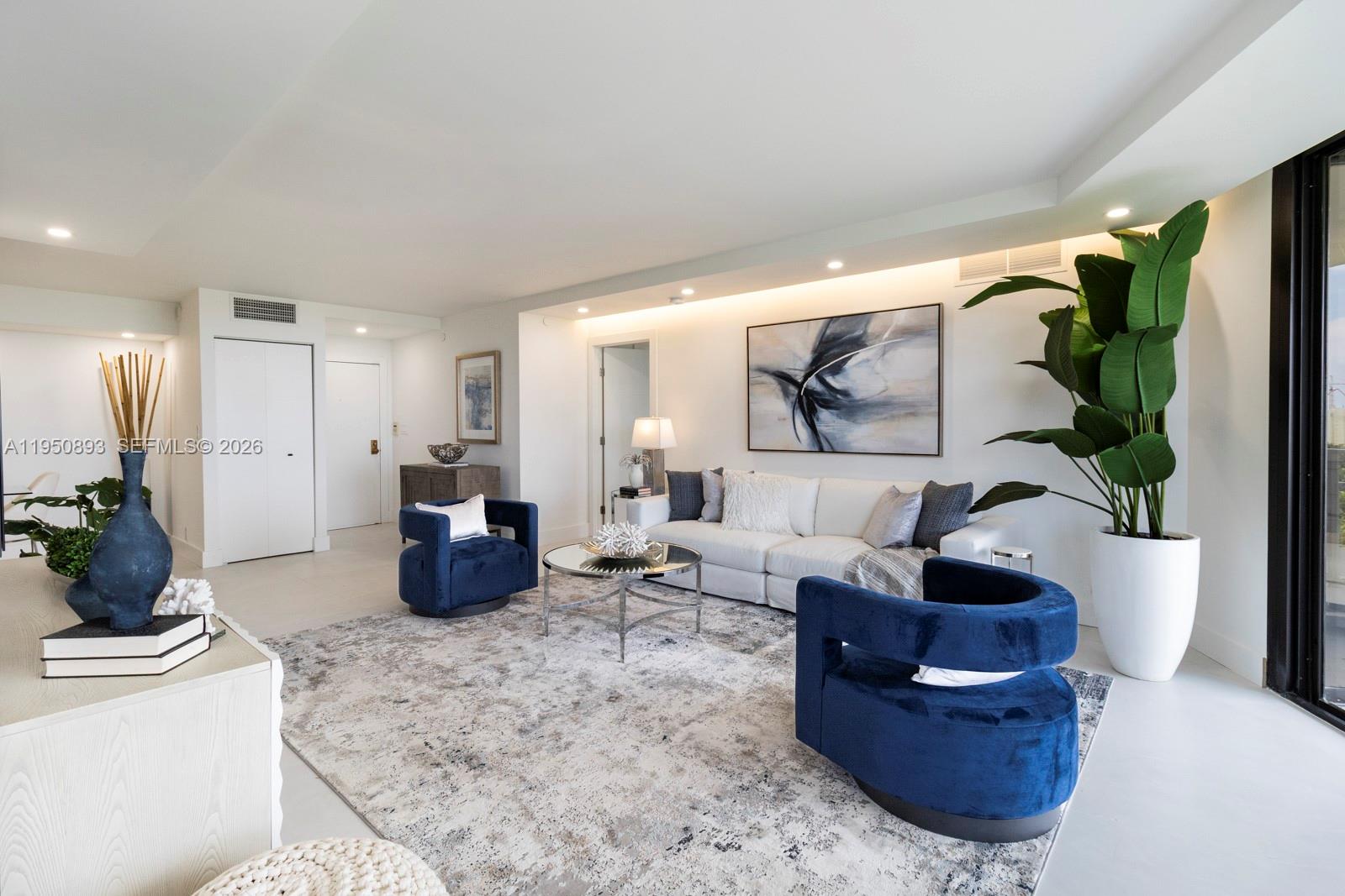 TOWERS OF QUAYSIDE CONDO - Residential