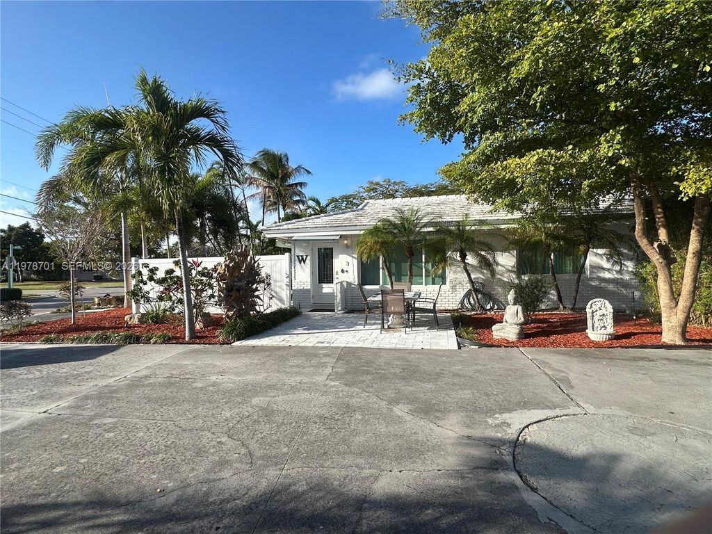 Photo of 4512 Seagrape Dr, Lauderdale By The Sea, FL 33308 (MLS # A11978701)