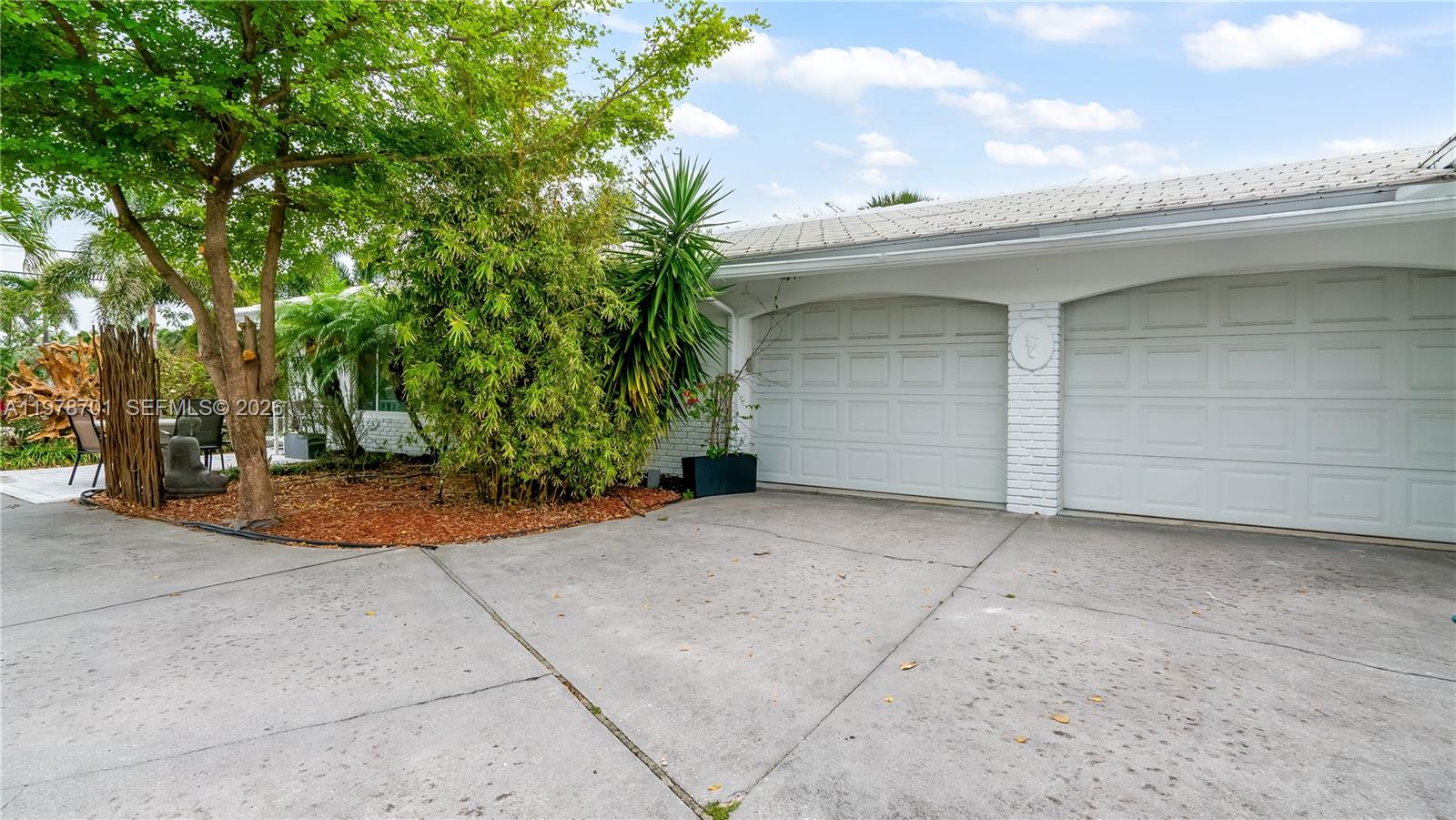 SILVER SHORES SEC OF LAUD - Residential Income