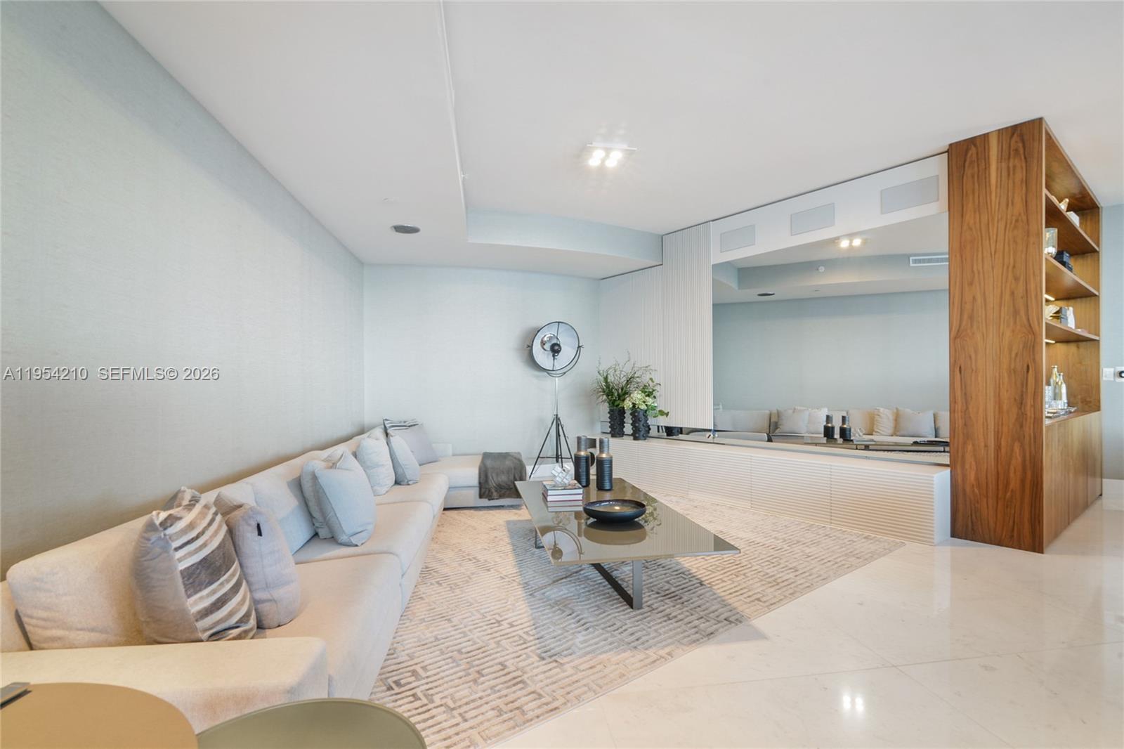 18555 Collins Ave 4305