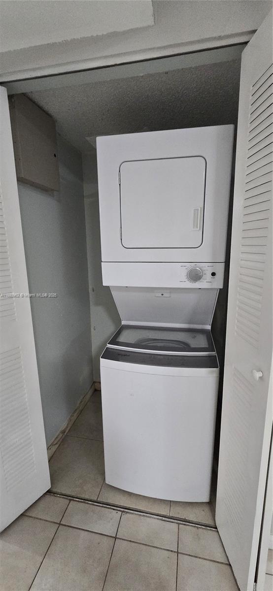 SPRINGS PARK EAST CONDO - Residential Lease