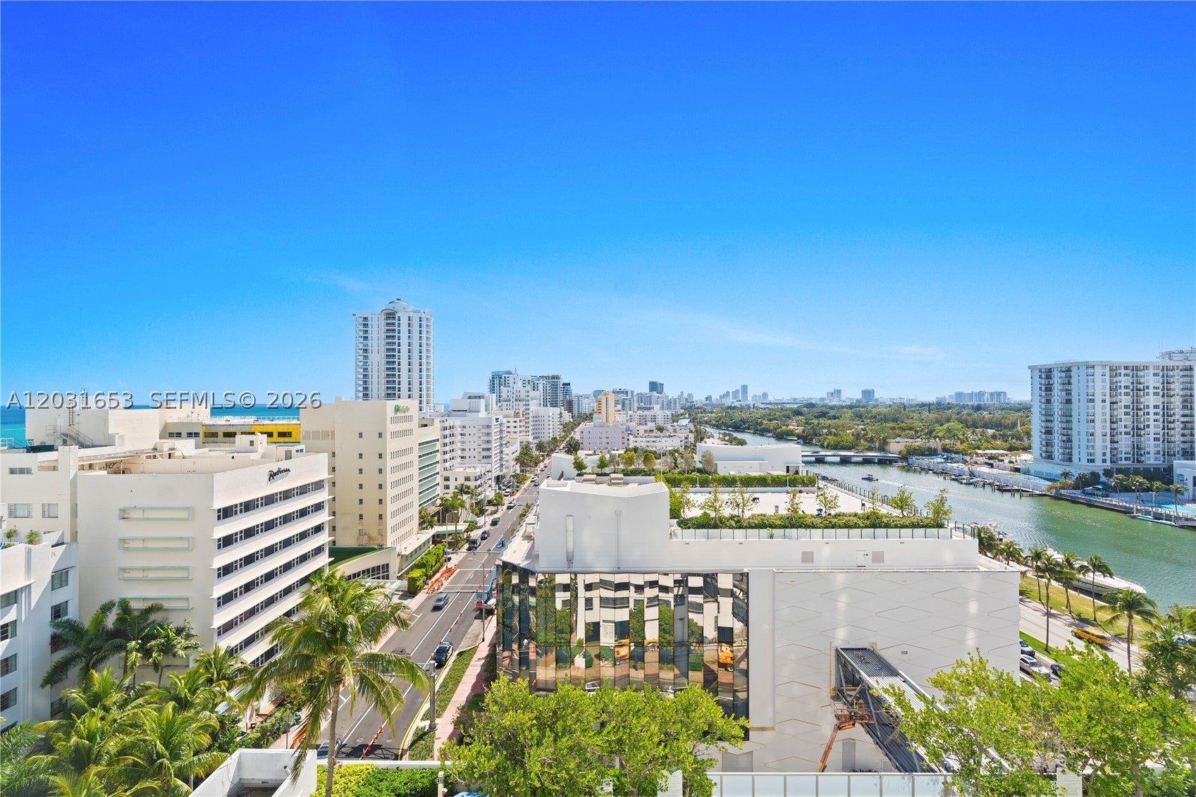 4401 COLLINS AV 1206