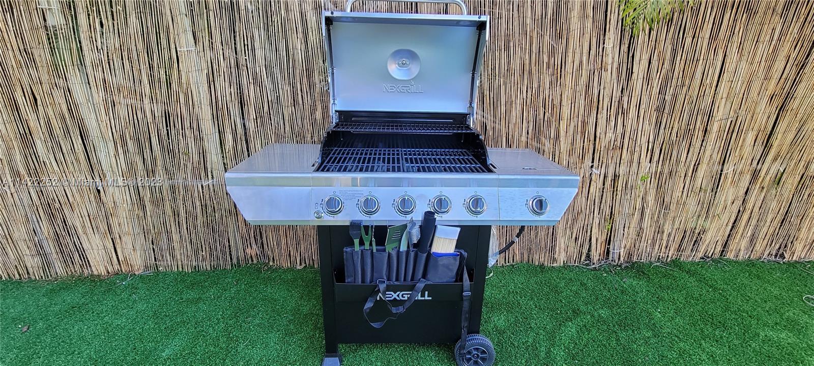 NEWMANS SURVEY - Residential Lease