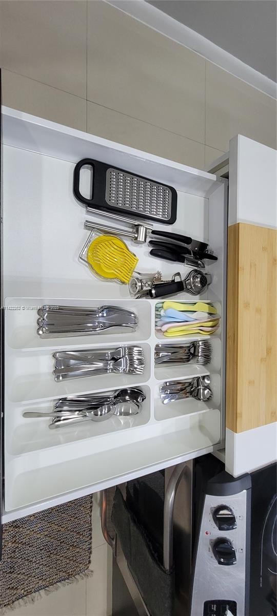 NEWMANS SURVEY - Residential Lease