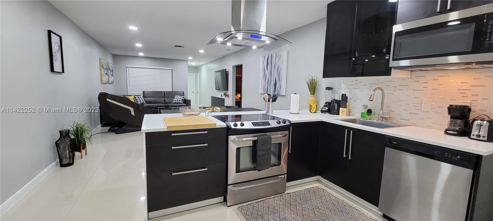 NEWMANS SURVEY - Residential Lease