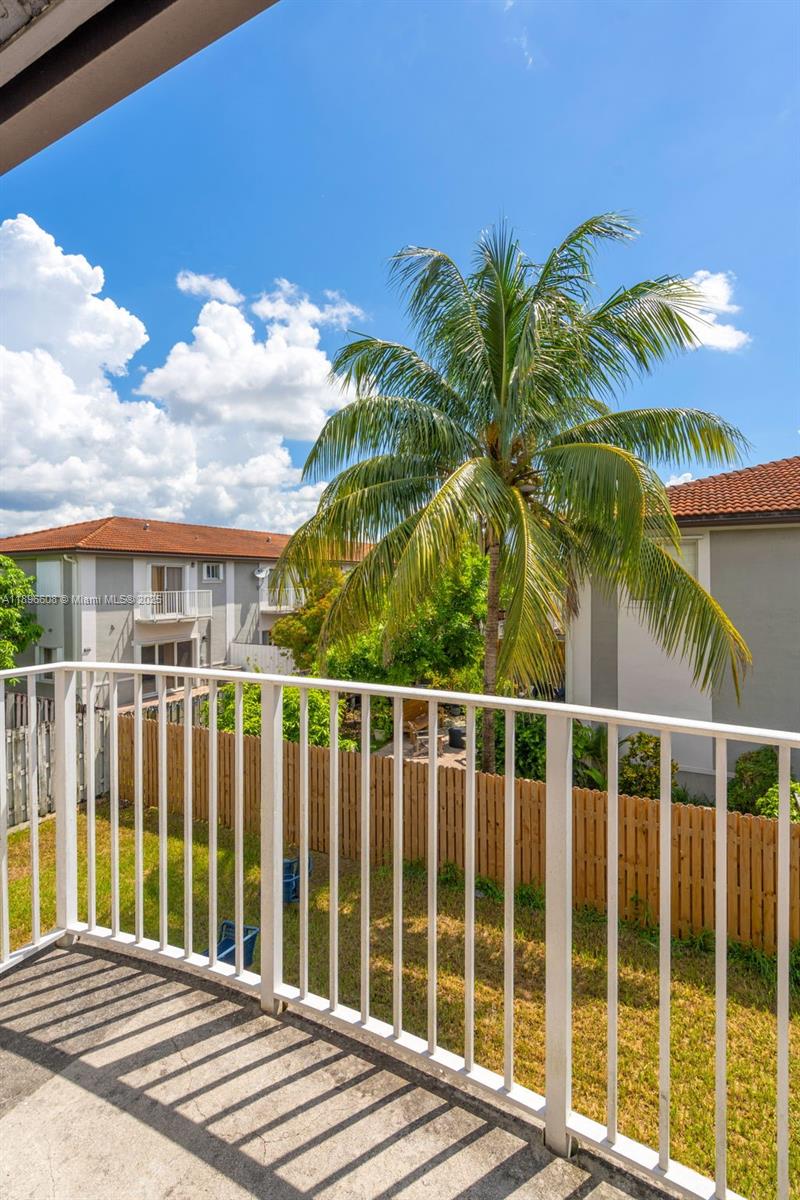 POD 14 AT MONARCH LAKES - Residential Lease