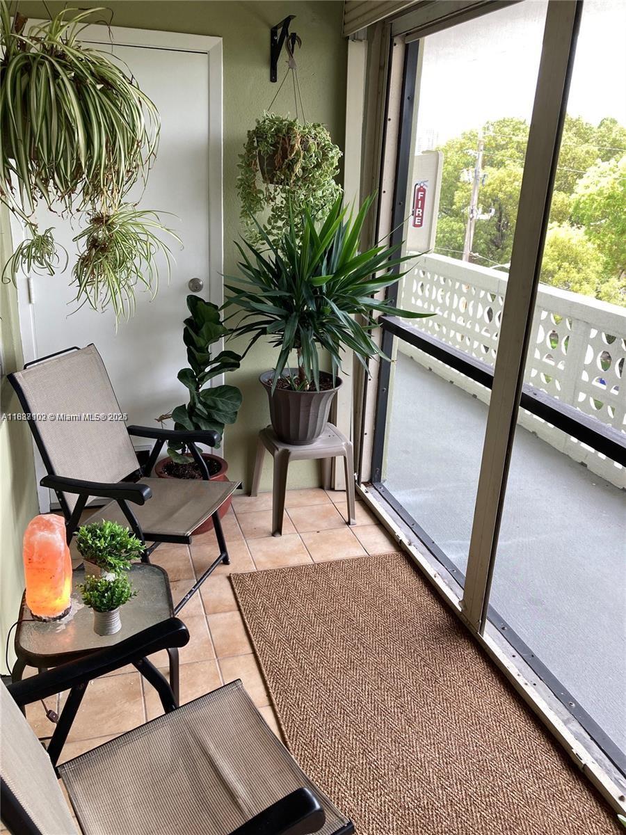 SANTA MONICA CONDOMINIUM - Residential Lease