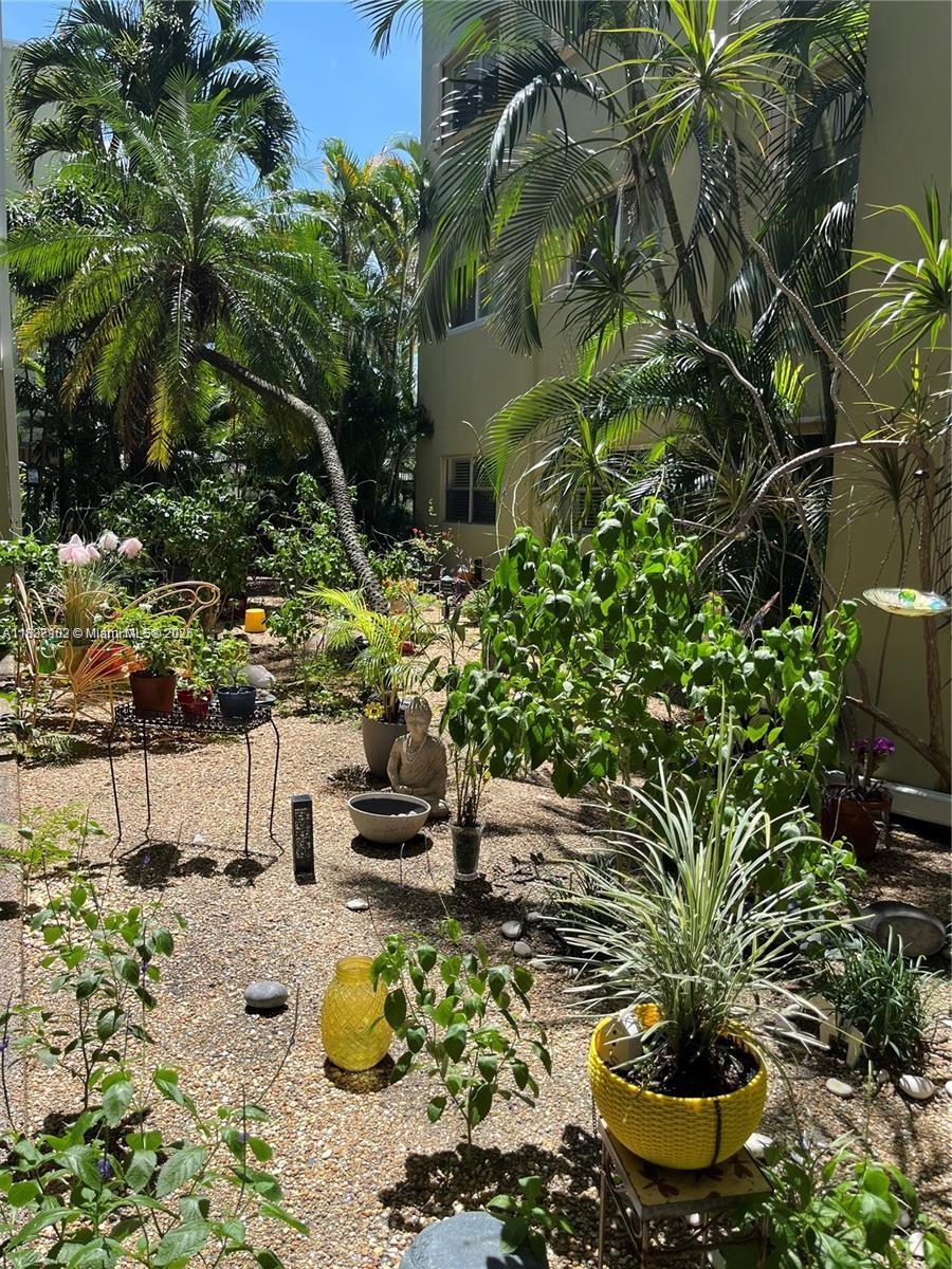 SANTA MONICA CONDOMINIUM - Residential Lease